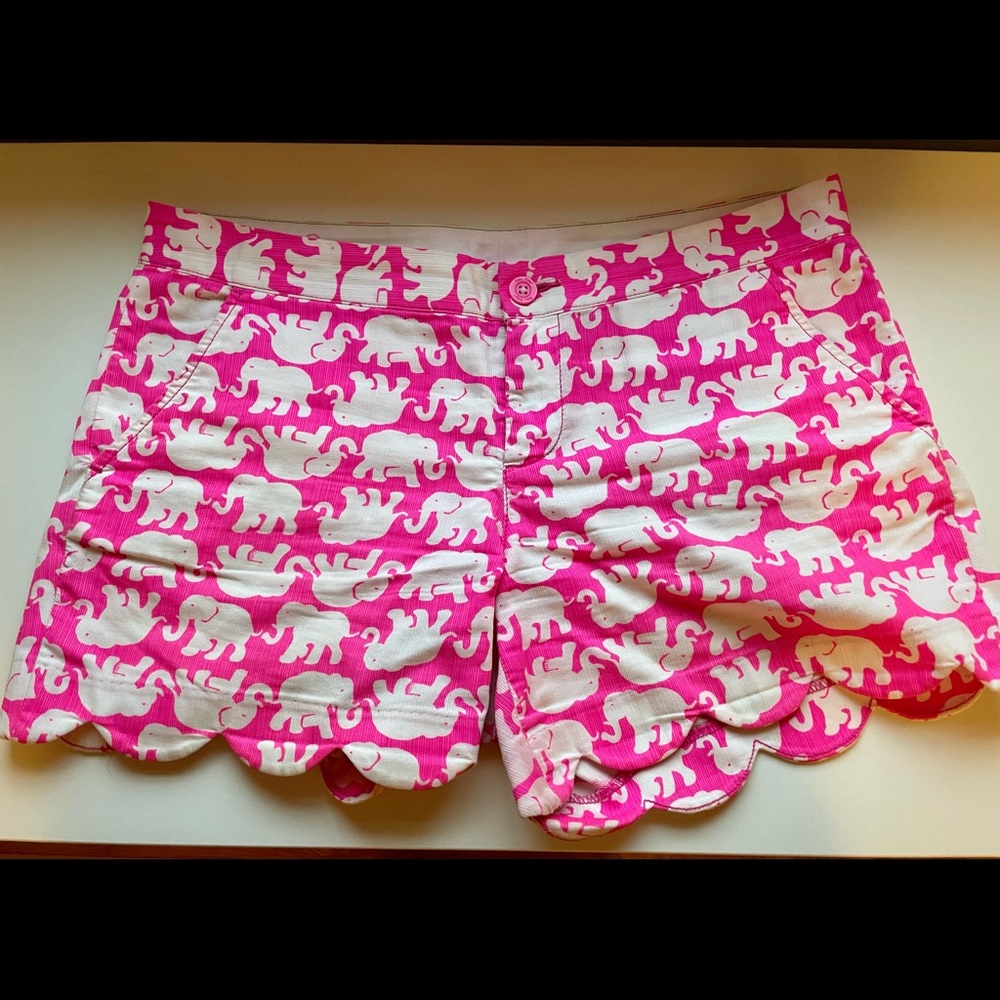 Lilly Pulitzer 5” Buttercup scallop shorts tusk in sun elephant print size 6